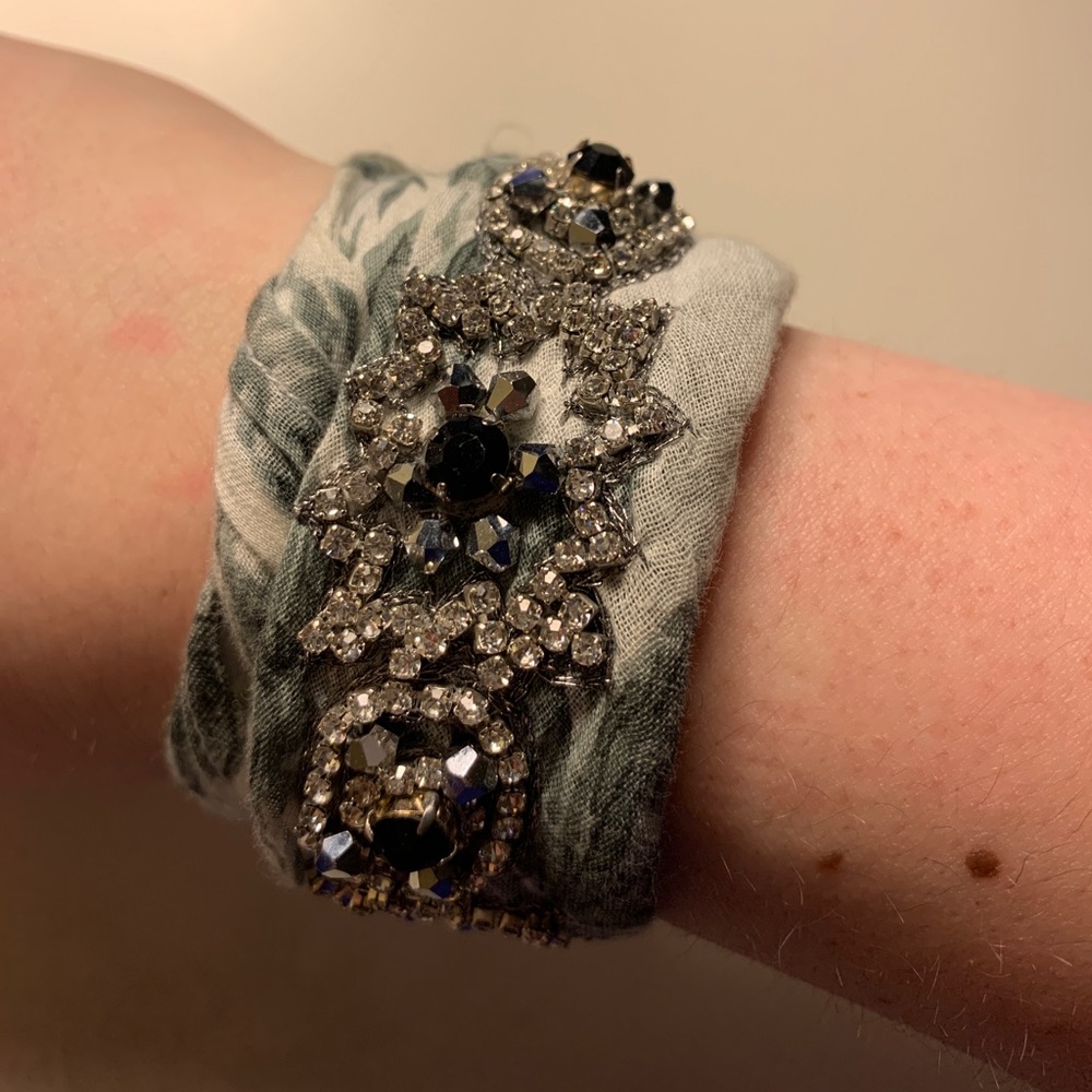 ✨ Anthropologie crystal bandana wrap bracelet - Picture 5 of 13